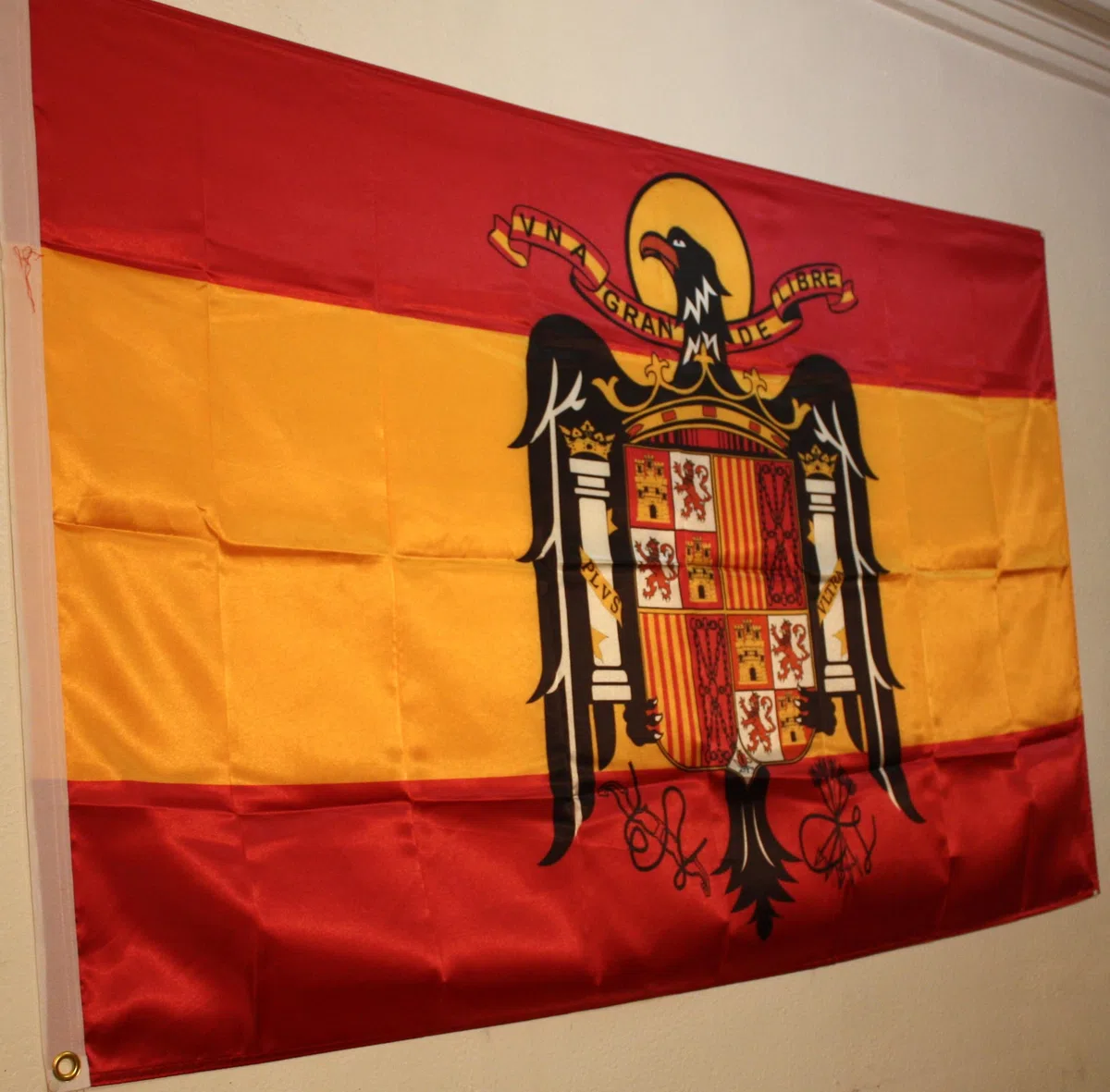 BANDERA DE ESPAÑA REGIMEN FRANCO 1939-1975. CALIDAD RASO PREMIUM 110 GR. TAMAÑO 150X90 CM
