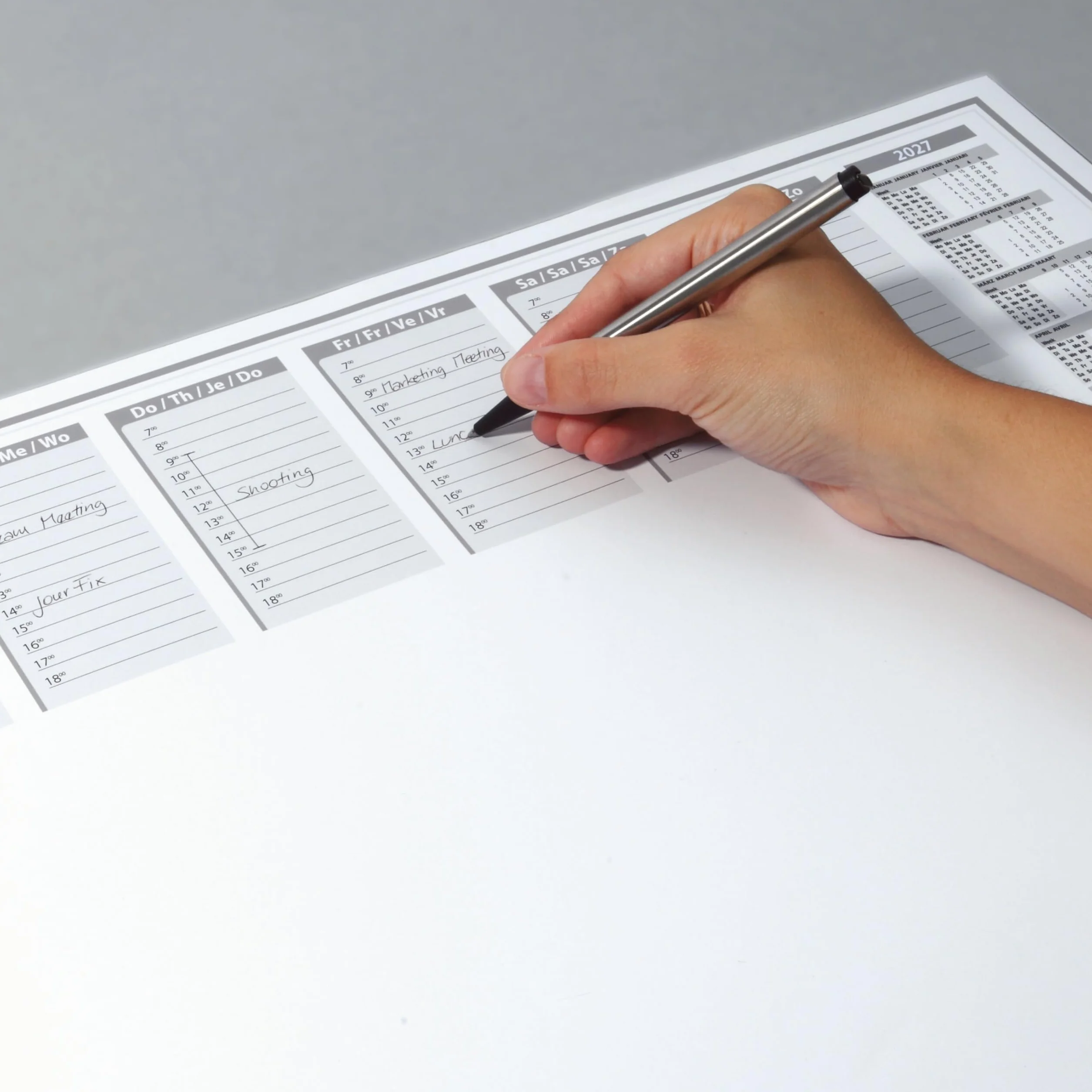 SIGEL H6366 Vade de papel de sobremesa- planing semanal - gris - aprox A2-2026/2027 - DE/EN/FR/NL - 40 hojas - certificación FSC