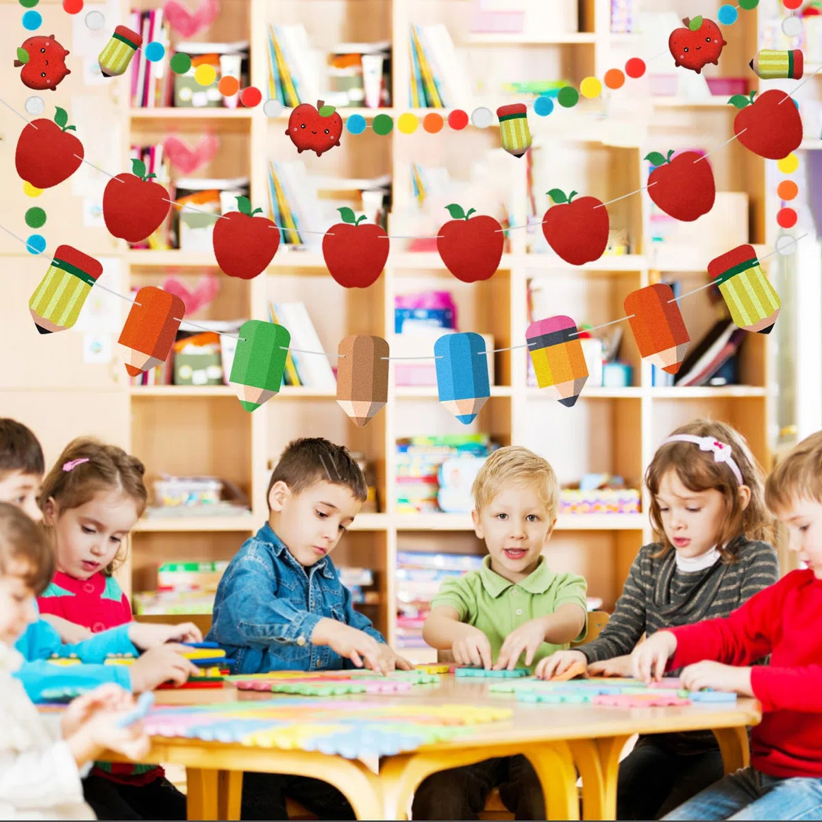 3piezas Pancarta de Regreso a la Escuela, Bola de Fieltro lápiz de Manzana decoración Linda para el Aula, Pancarta Decorativa de Regreso a la Escuela, Adecuada para el Primer día de Clases(8,2 pies)