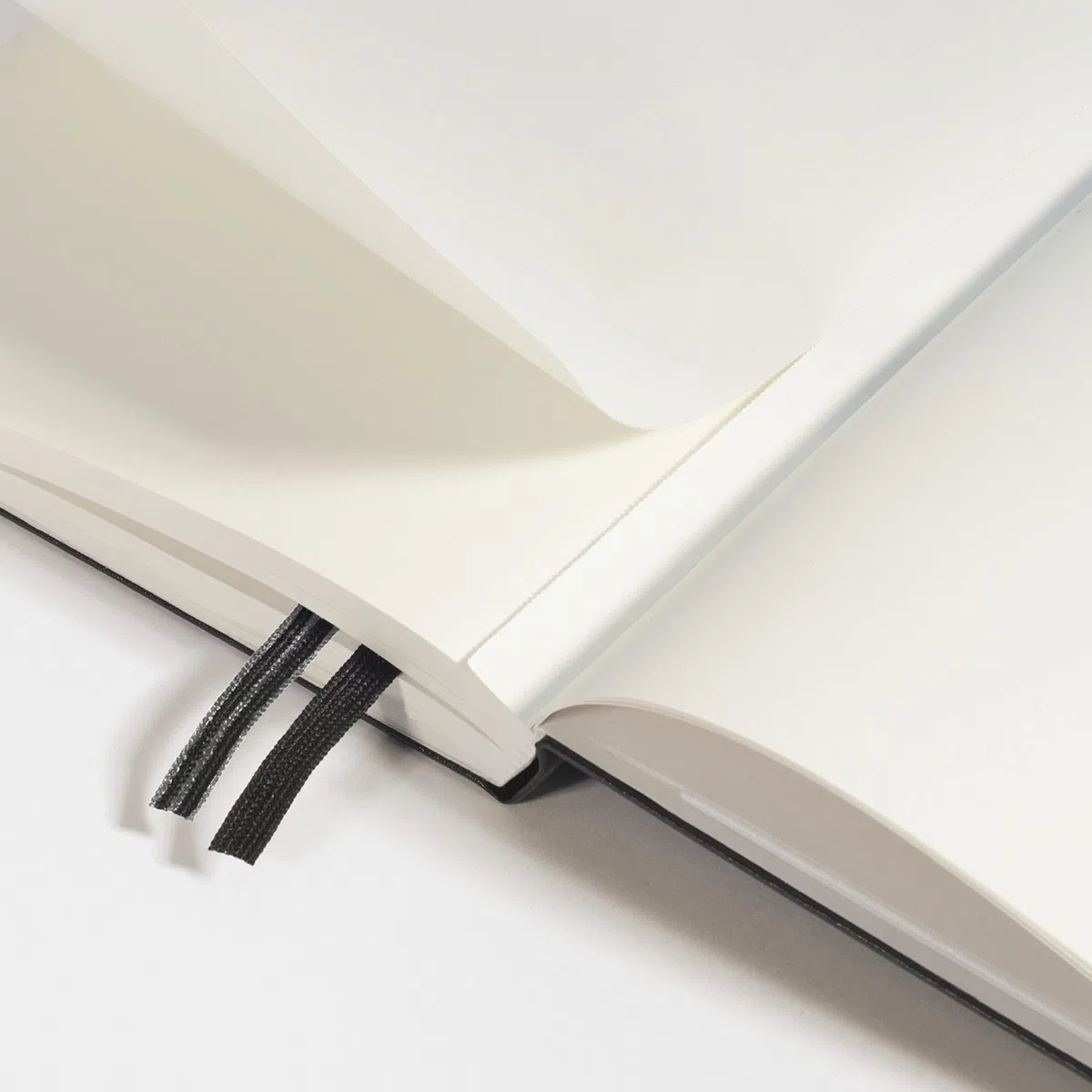 LEUCHTTURM1917 370320 Libreta Paperback (B6+) 125 x 190 mm, Tapa Blanda, 123 páginas numeradas, Mint Green, Lisa