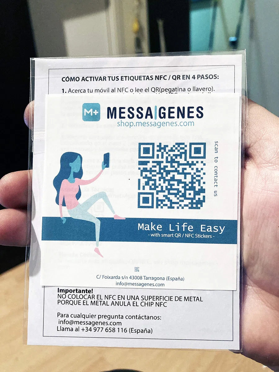 MESSAGENES - Pegatina con NFC y QR | Pegatina para Conseguir Seguidores | Compatible con Instagram | Pack 2 Unidades | QR Dinámico Editable | Analíticas de Escaneo | Sirve para iPhone y Android