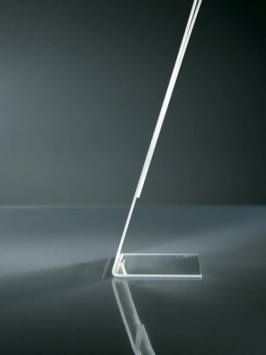 SIGEL SY450 Soporte de sobremesa, inclinado, acrilico, para A4, 3 unds.