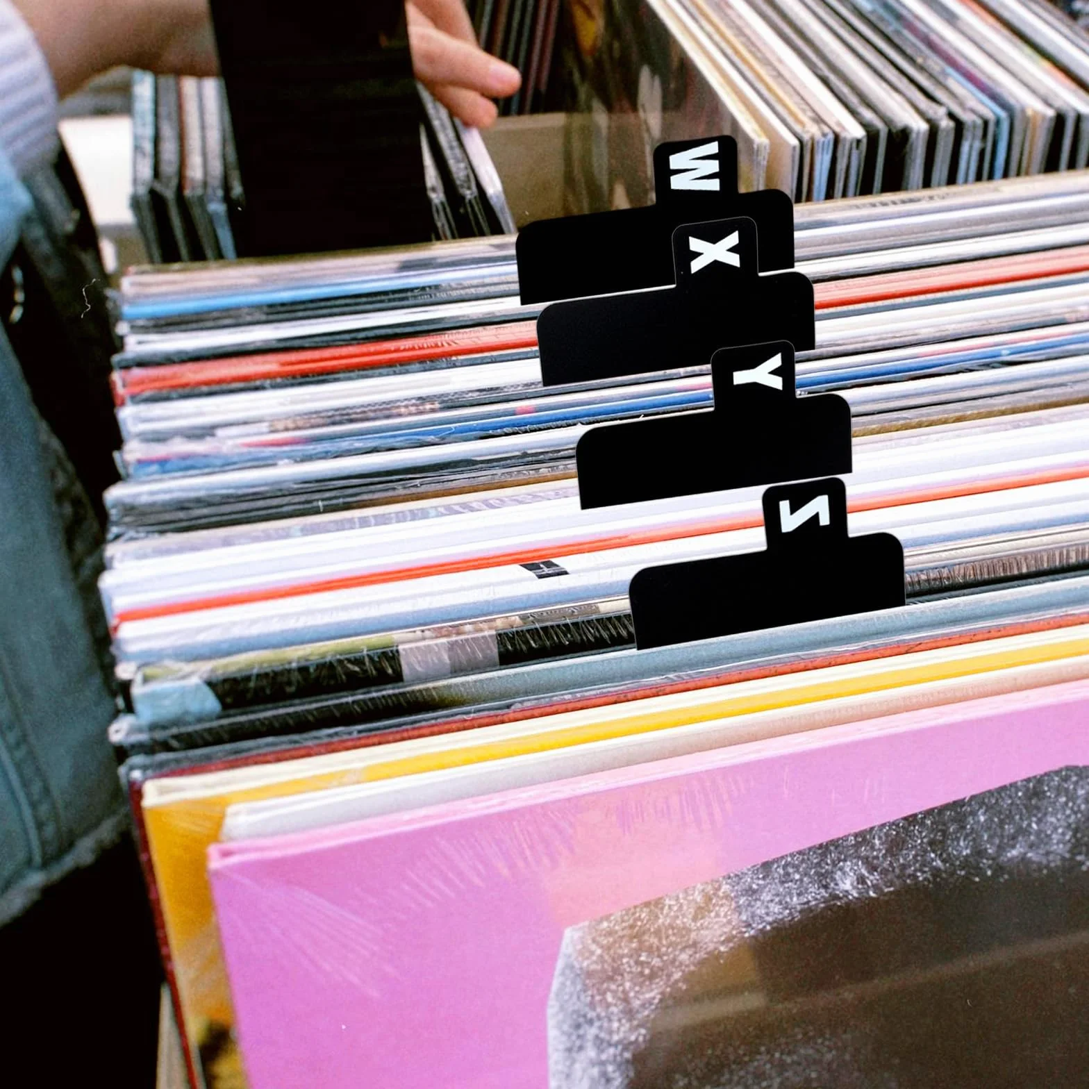 26pzs Separadores Discos Vinilo con Pestañas Alfabéticas, Organizador Discos Alfabeto A-Z Separadores Álbum Negros Reutilizables para Estante DVD CD LP Gabinete y Almacenamiento Colección