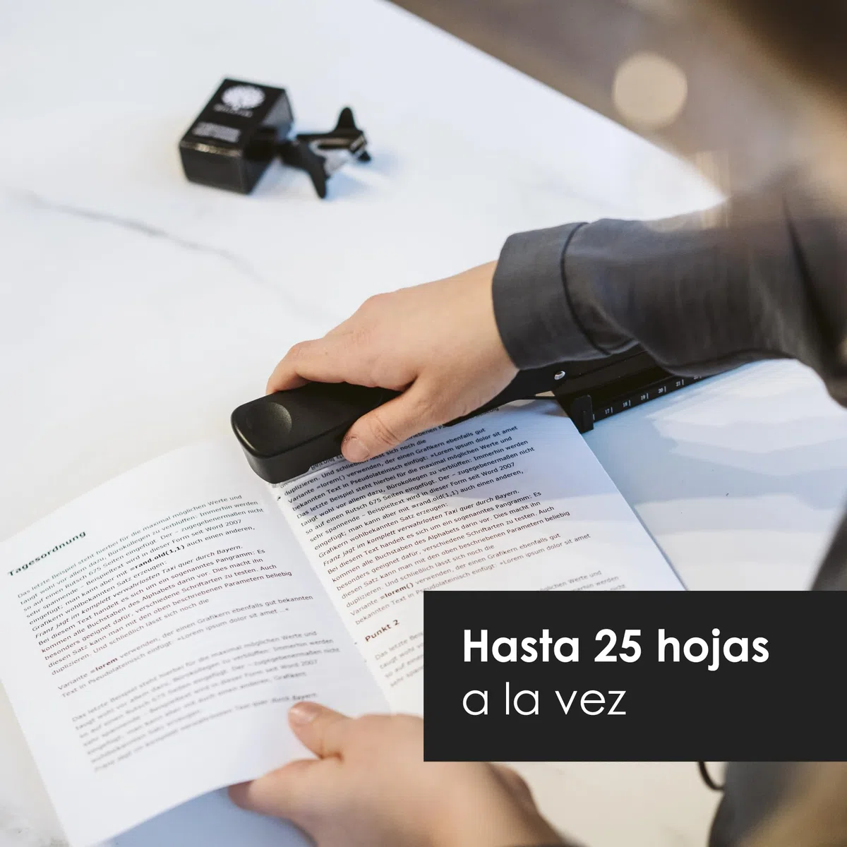 OfficeTree Grapadora Larga Rapid con Quitagrapas y 1000 Grapas - Ideal para Folletos y Papel DIN A3 - Negra con Guía