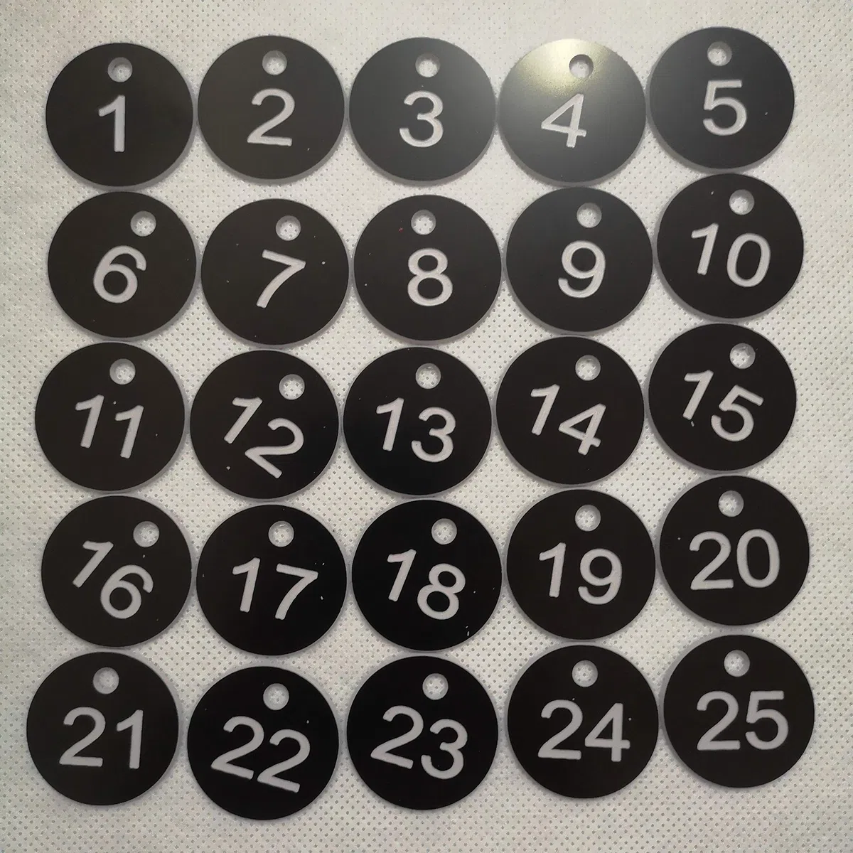 Etiquetas de plástico numeradas, para identificación, con anillas, negro