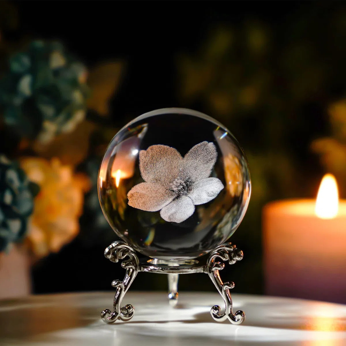 HDCRYSTALGIFTS Figura de bola de cristal de flores 3D de 60 mm, regalos para mujeres y hombres, bola de cristal grabada con láser de cerezo, flor de cerezo, bola de cristal Sakura con soporte