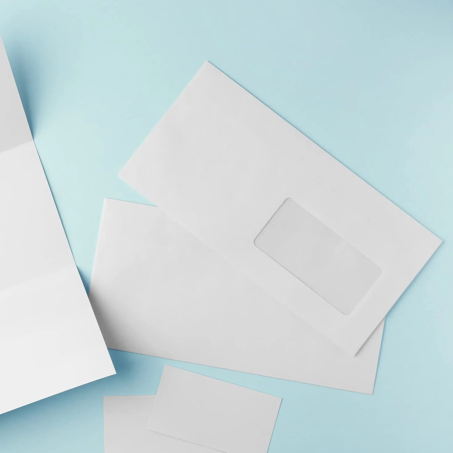 Sobres de papel blanco americano, sobres DL (115 x 225 mm) con ventana derecha, sobres de papel blanco para cartas, sobres de papel de 90 g/m2, cierre autoadhesivo - Ofituria (100 unidades)