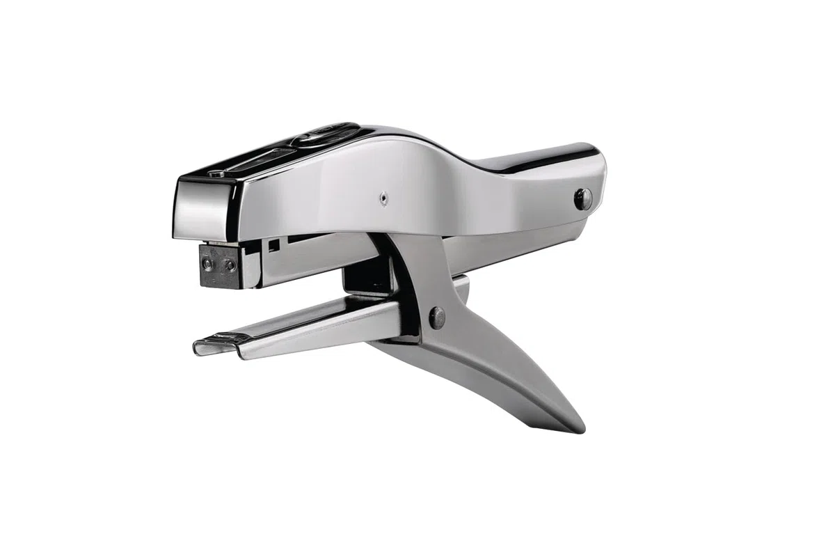 Rexel Optima 19 - Grapadora de pinza (capacidad para 2 horas, acabado cromado, para uso con grapas SP19 1/4), color plateado y negro