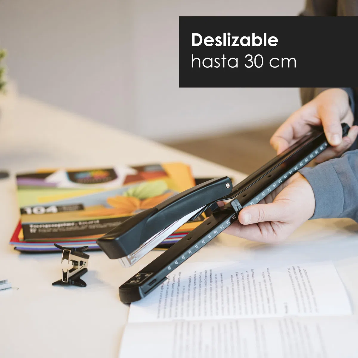 OfficeTree Grapadora Larga Rapid con Quitagrapas y 1000 Grapas - Ideal para Folletos y Papel DIN A3 - Negra con Guía