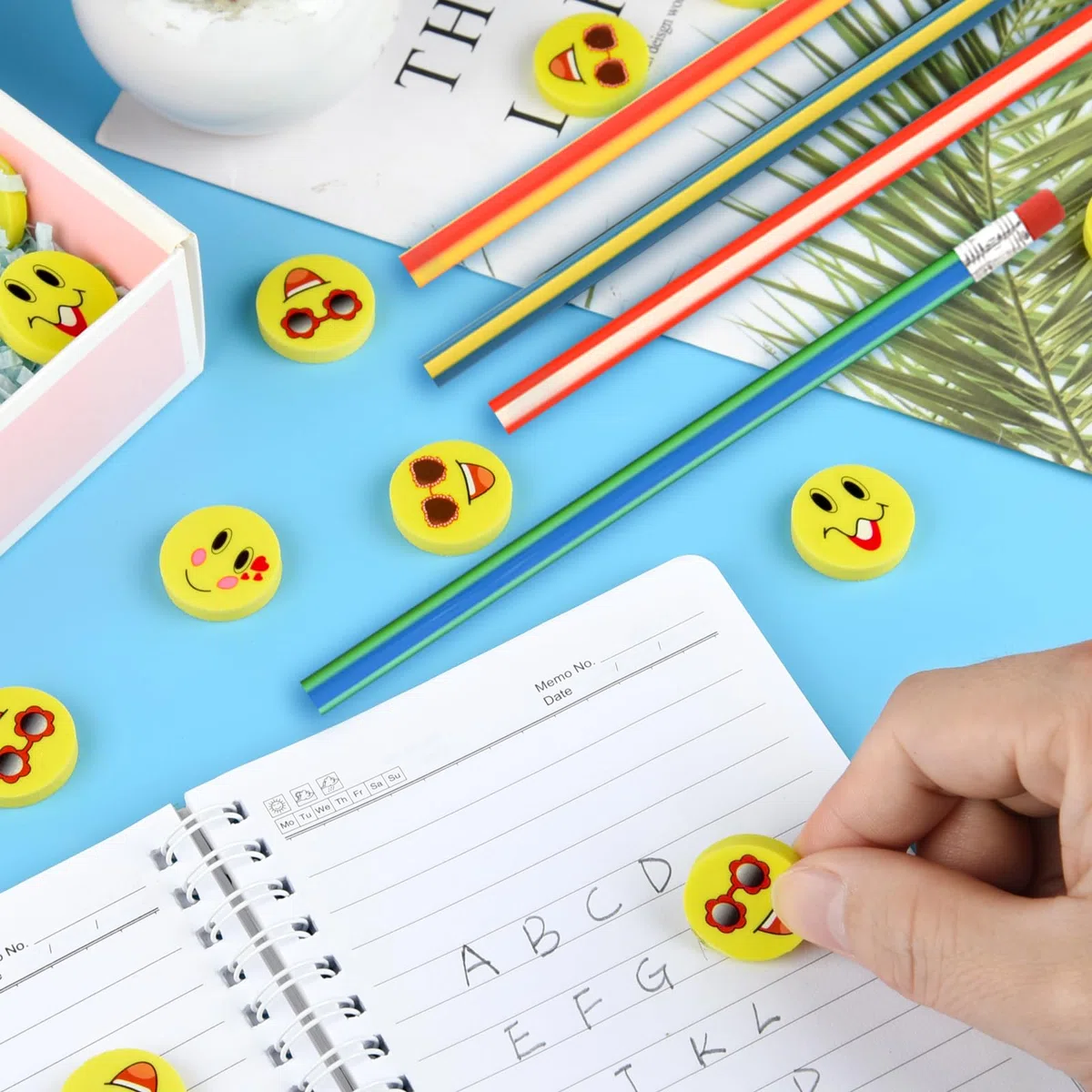 Set de 96 piezas para rellenar bolsas de fiesta, lápices y gomas de borrar suaves y flexibles, material escolar divertido, artículos de papelería para fiestas